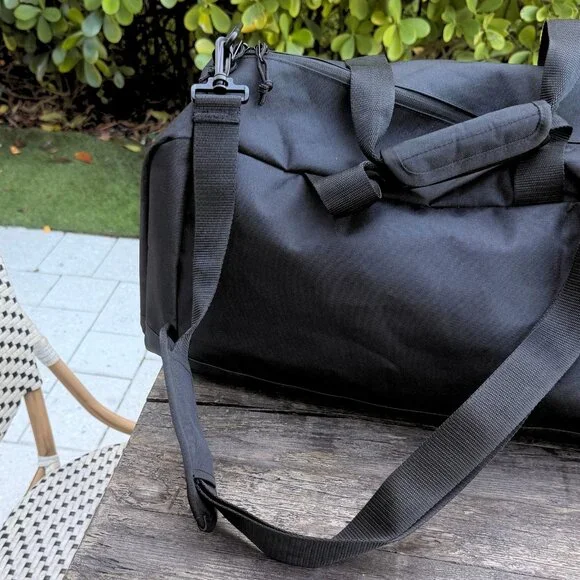 John Deere Large Duffel Travel Bag LOGO Black Never Used Excellent Condition - Picture 6 of 11